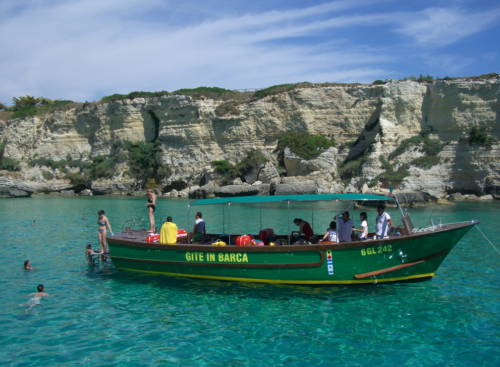Il tour delle Grotte: Escursione in barca da Castro a S. Cesarea Terme - immagine 2